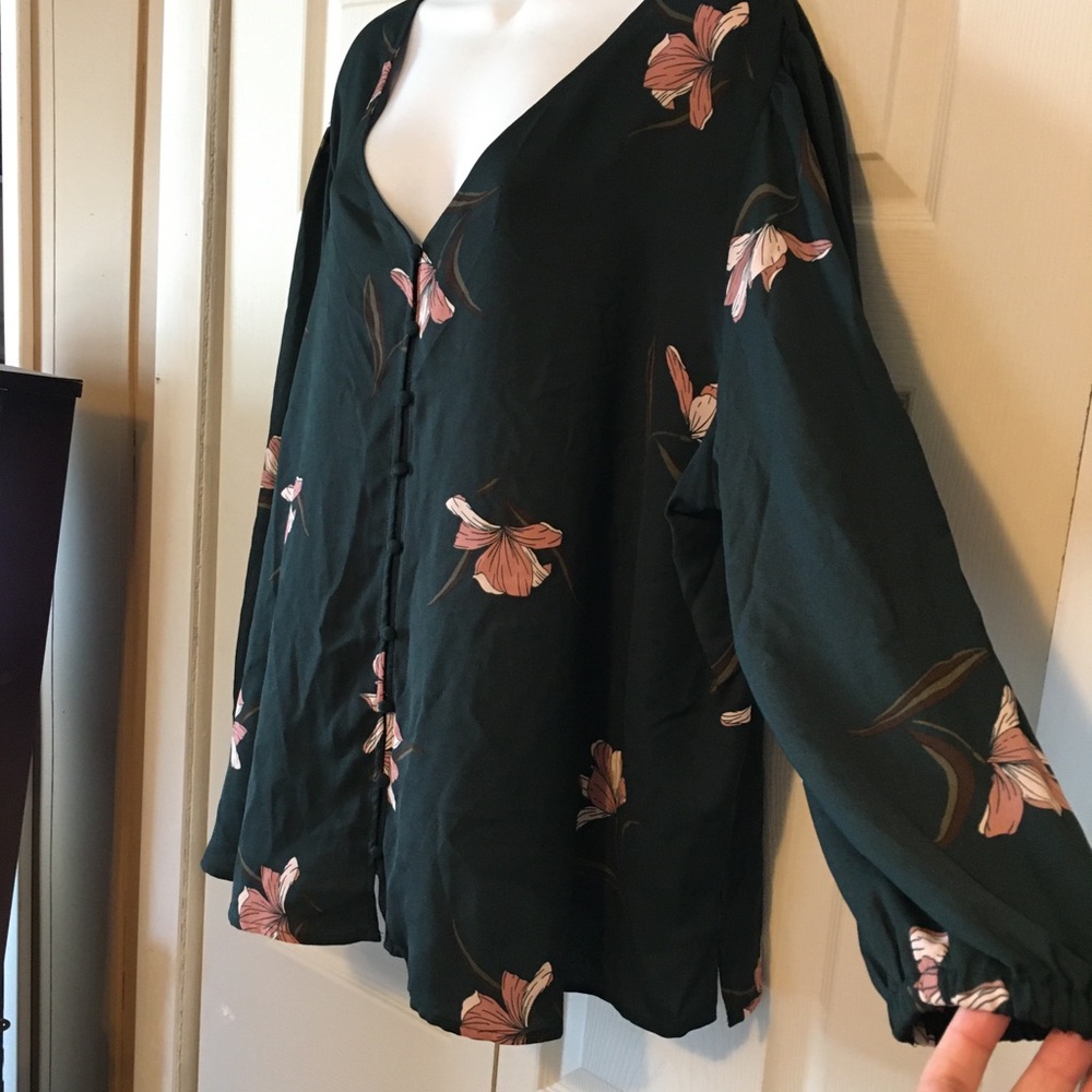 AVA & VIV Emerald Green Floral Blouse
